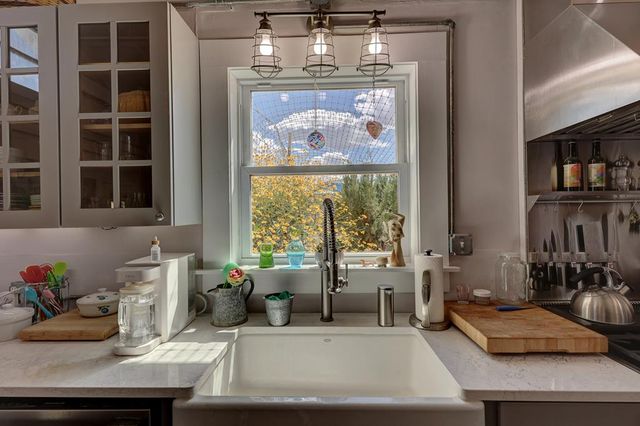 59 Wagon Rd, Alpine, TX 79830