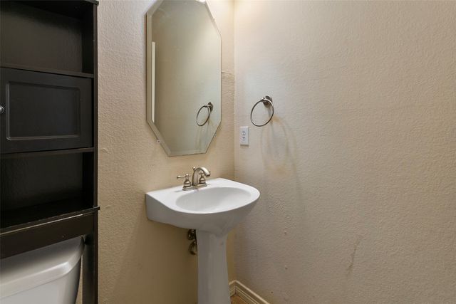 11409 Pheasant Creek Drive, Fort Worth, TX 76244