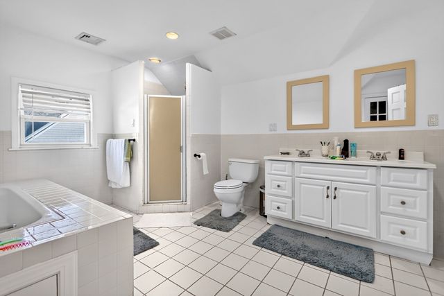 162 Brush Hill Rd 2, Milton, MA 02186