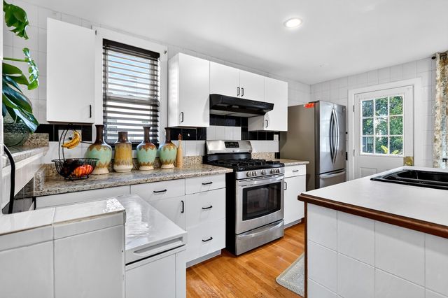 162 Brush Hill Rd 2, Milton, MA 02186