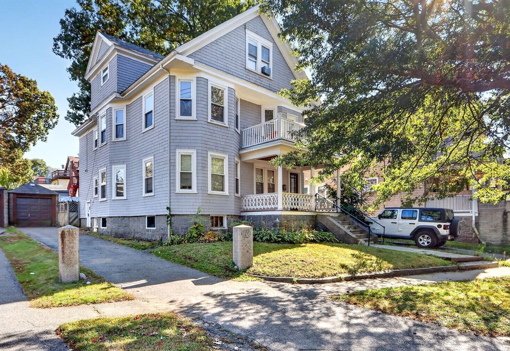 162 Brush Hill Rd 2, Milton, MA 02186
