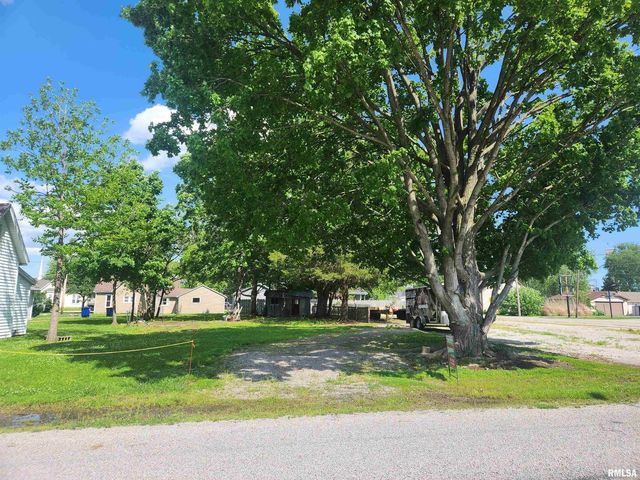 408 Duckworth Street, Pinckneyville, IL 62274