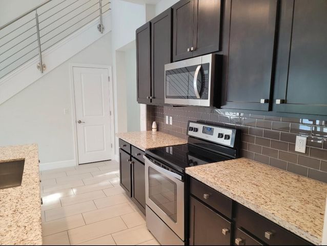 9044 Kingsmoor Way, Wellington, FL 33467