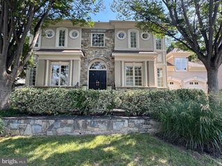 7444 OLD MAPLE SQ, Mclean, VA 22102