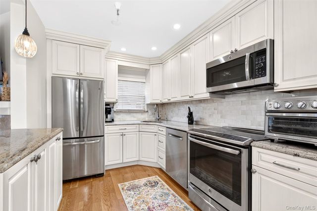 36 Greenridge Avenue 202, White Plains, NY 10605