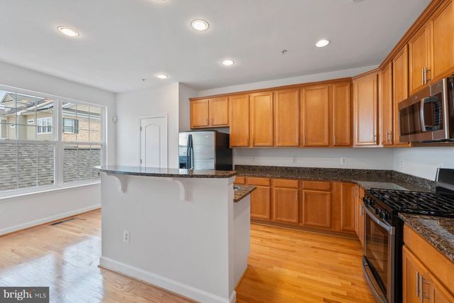 8010 HOMEFIELD DR, Landover, MD 20785