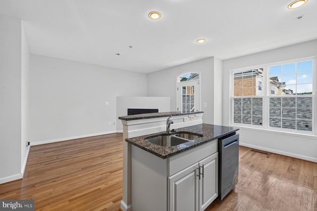 8010 HOMEFIELD DR, Landover, MD 20785