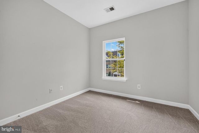 8010 HOMEFIELD DR, Landover, MD 20785