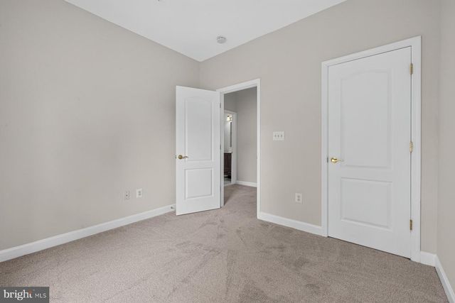 8010 HOMEFIELD DR, Landover, MD 20785