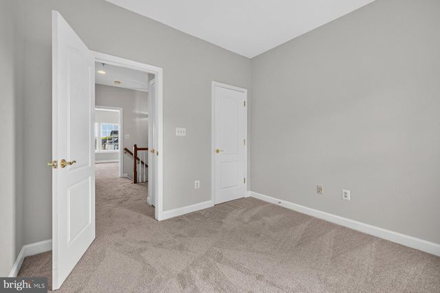 8010 HOMEFIELD DR, Landover, MD 20785