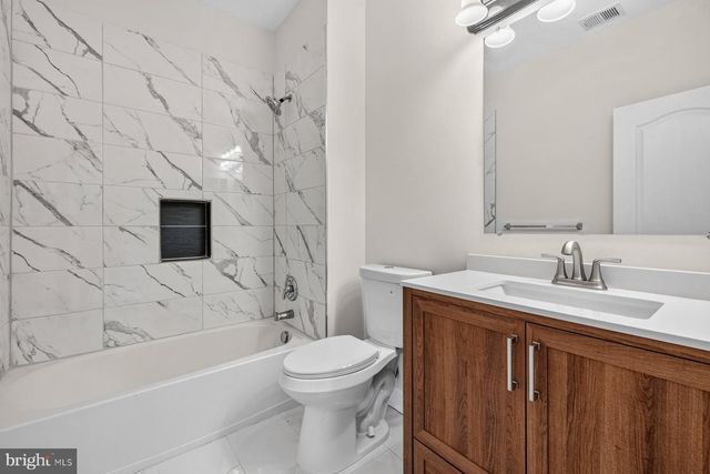 8010 HOMEFIELD DR, Landover, MD 20785