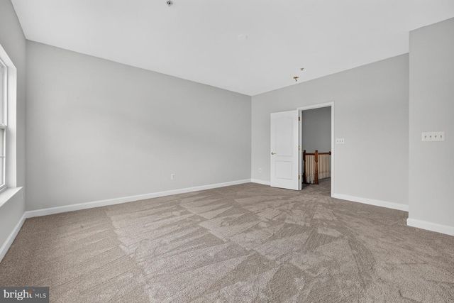 8010 HOMEFIELD DR, Landover, MD 20785