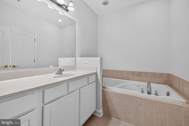 8010 HOMEFIELD DR, Landover, MD 20785