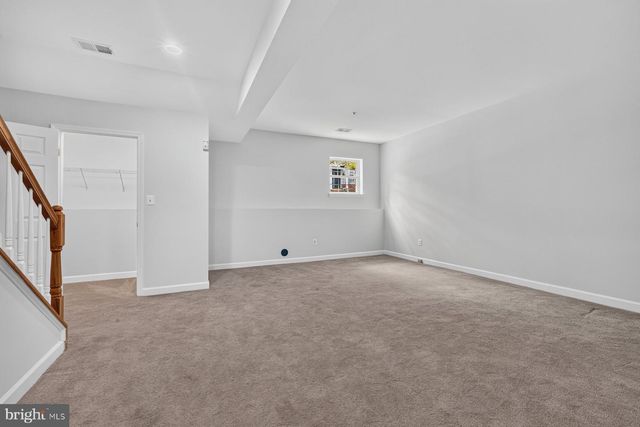 8010 HOMEFIELD DR, Landover, MD 20785