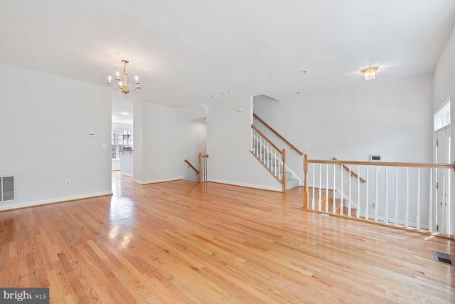 8010 HOMEFIELD DR, Landover, MD 20785