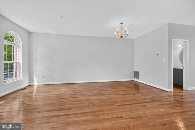 8010 HOMEFIELD DR, Landover, MD 20785