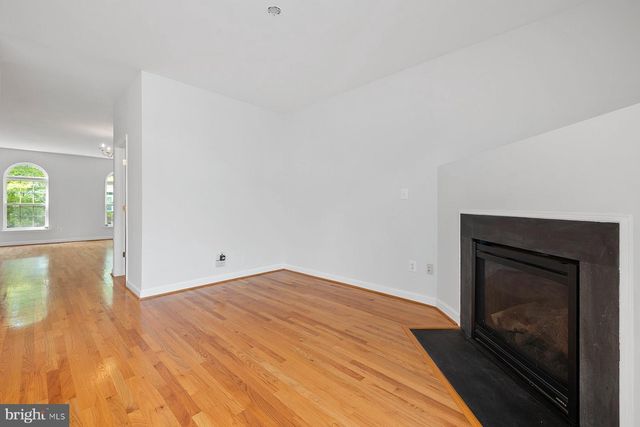 8010 HOMEFIELD DR, Landover, MD 20785