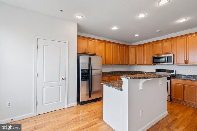 8010 HOMEFIELD DR, Landover, MD 20785