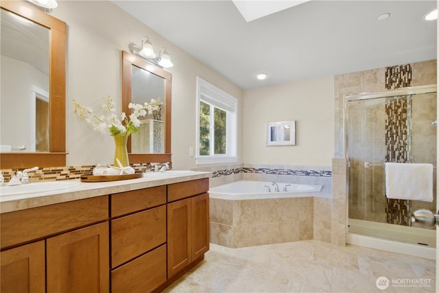 7326 NE 201st Place, Kenmore, WA 98028
