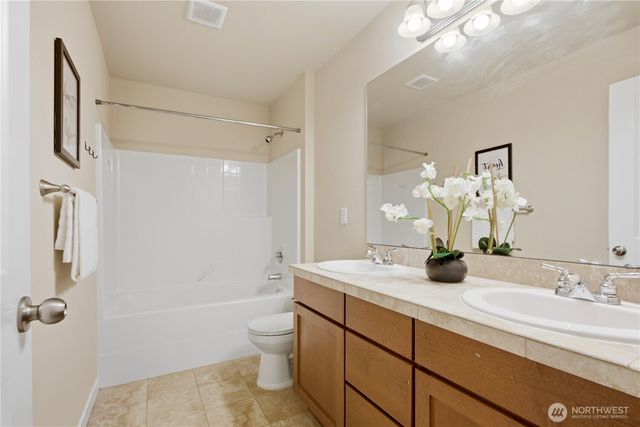7326 NE 201st Place, Kenmore, WA 98028