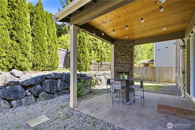 7326 NE 201st Place, Kenmore, WA 98028