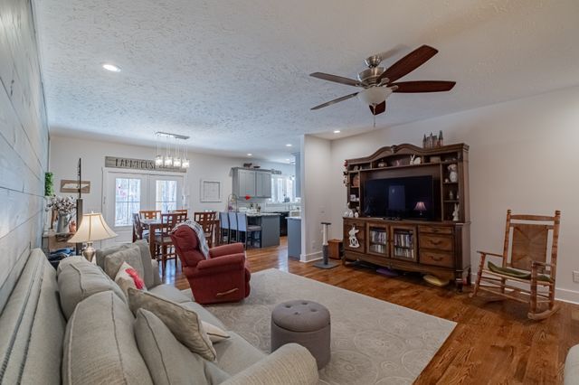 362 Lakeview St, Manchester, TN 37355