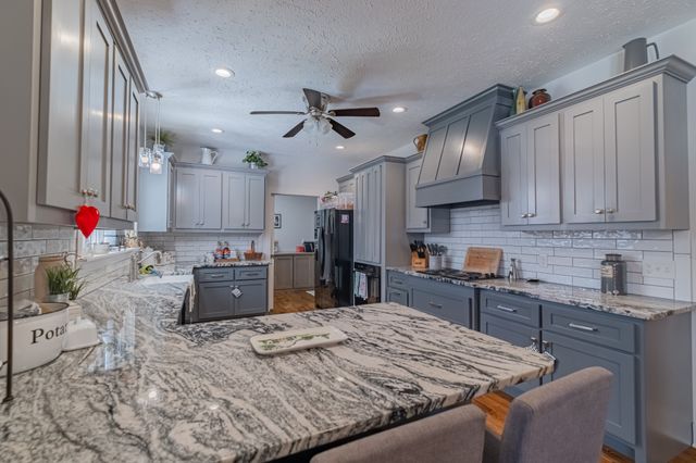 362 Lakeview St, Manchester, TN 37355