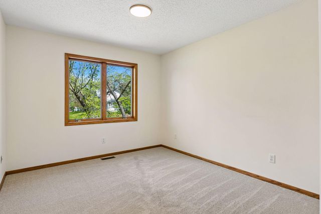 1610 Burns Avenue, Saint Paul, MN 55106