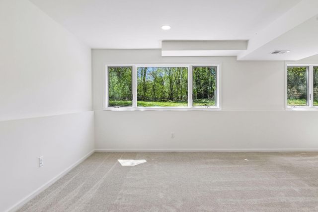 1610 Burns Avenue, Saint Paul, MN 55106