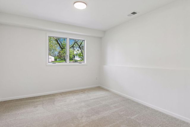 1610 Burns Avenue, Saint Paul, MN 55106