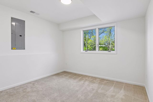1610 Burns Avenue, Saint Paul, MN 55106