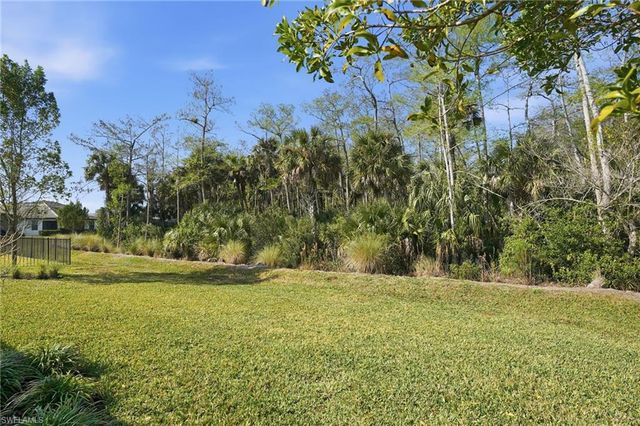 10395 Ventana LN, Naples, FL 34120