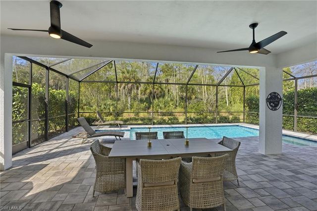 10395 Ventana LN, Naples, FL 34120