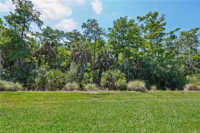 10395 Ventana LN, Naples, FL 34120