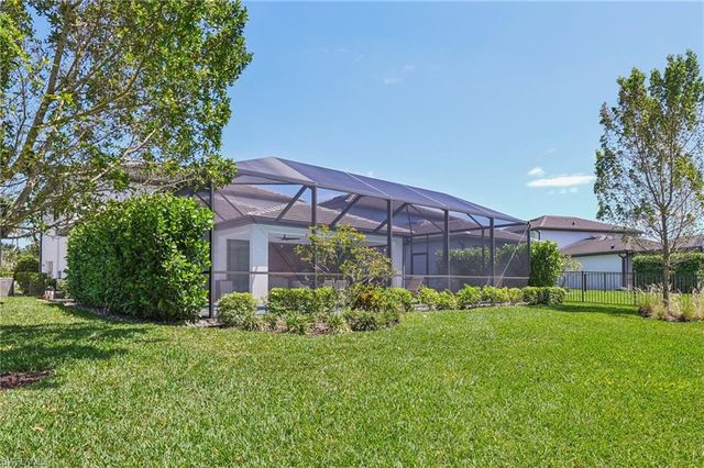 10395 Ventana LN, Naples, FL 34120