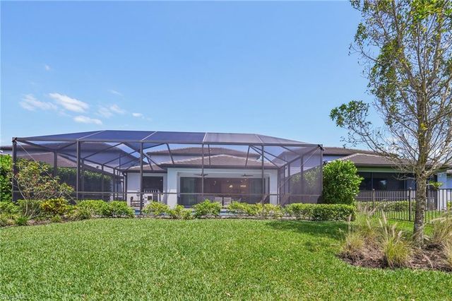 10395 Ventana LN, Naples, FL 34120