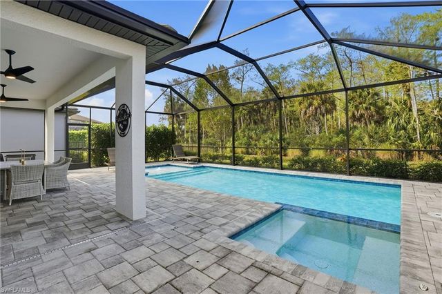10395 Ventana LN, Naples, FL 34120