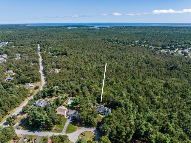 10 Oxfordshire Place, Mashpee, MA 02649
