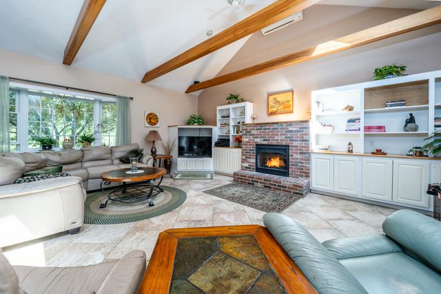 10 Oxfordshire Place, Mashpee, MA 02649