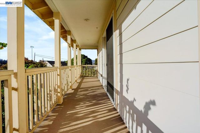 1826 Entrance Rd, Alameda, CA 94501