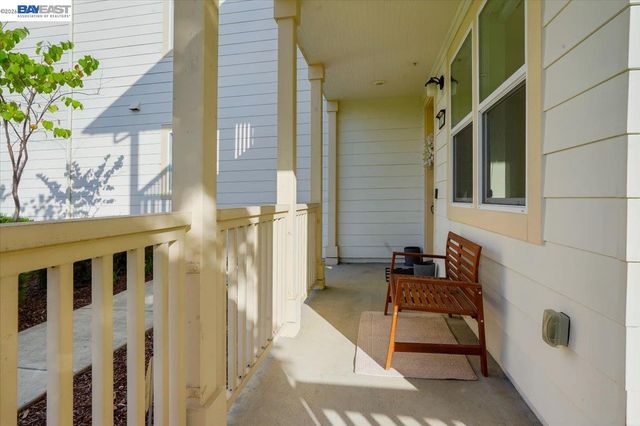 1826 Entrance Rd, Alameda, CA 94501