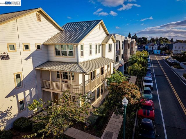 1826 Entrance Rd, Alameda, CA 94501