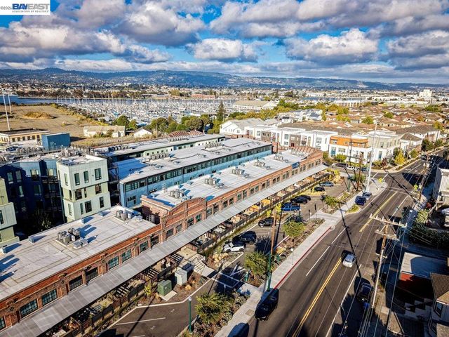 1826 Entrance Rd, Alameda, CA 94501