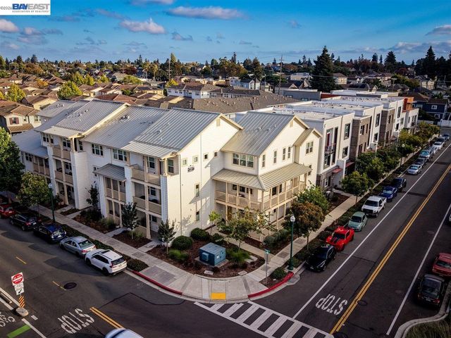 1826 Entrance Rd, Alameda, CA 94501