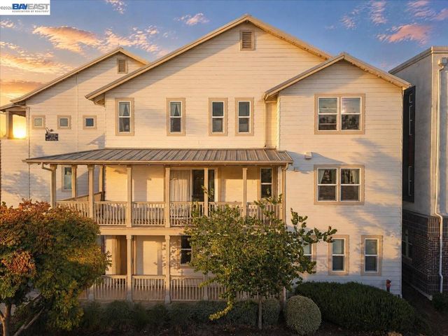 1826 Entrance Rd, Alameda, CA 94501