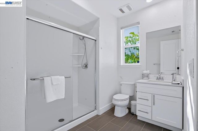 1826 Entrance Rd, Alameda, CA 94501