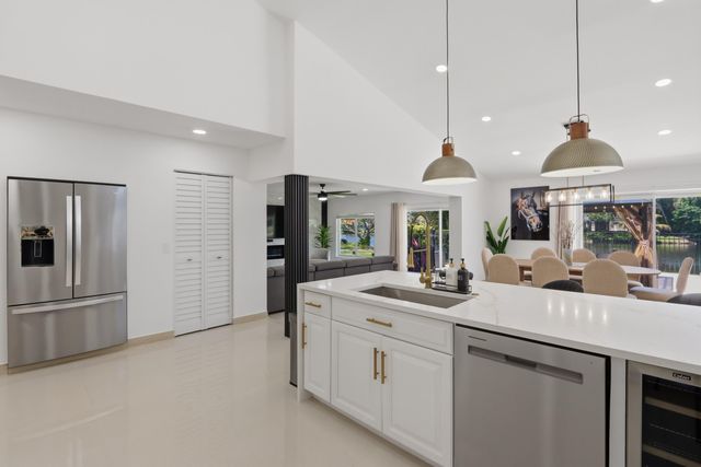 12725 Kingsway Road, Wellington, FL 33414