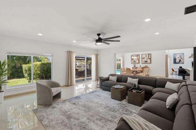 12725 Kingsway Road, Wellington, FL 33414