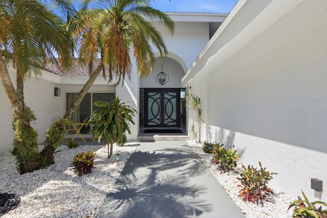 12725 Kingsway Road, Wellington, FL 33414