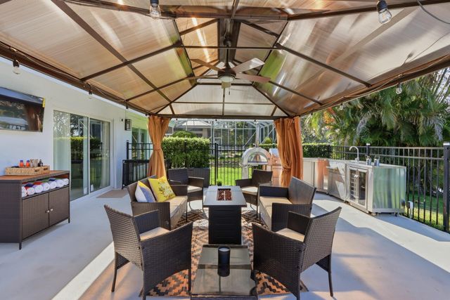 12725 Kingsway Road, Wellington, FL 33414